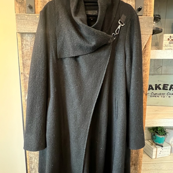 Woman's Black Coat - Picture 1 of 5